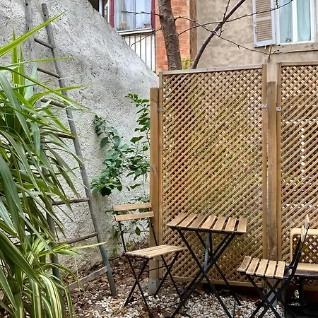 Tiny House Au Fond Du Jardin En Plein Centre Ville Marseille Exterior photo